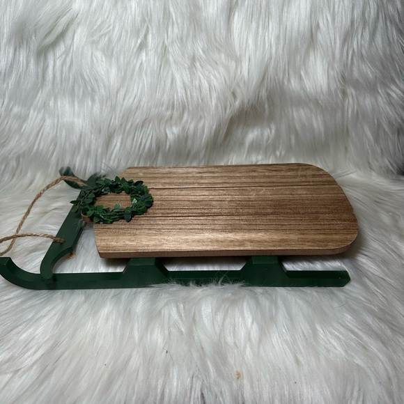 Festive Holiday Decor Set with Wreath and Sign - Picture 4 of 5